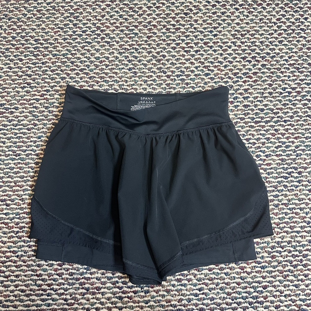 SPANX Get Moving Shorts Womens Sz L Black 2 in 1 Double Layer Athletic Running